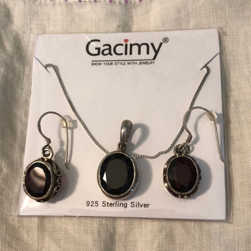 925 Sterling Silver and Garnet Gem Oval-Shaped Necklace and Earrings Set